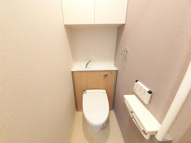 トイレ　清潔感のあるトイレです
