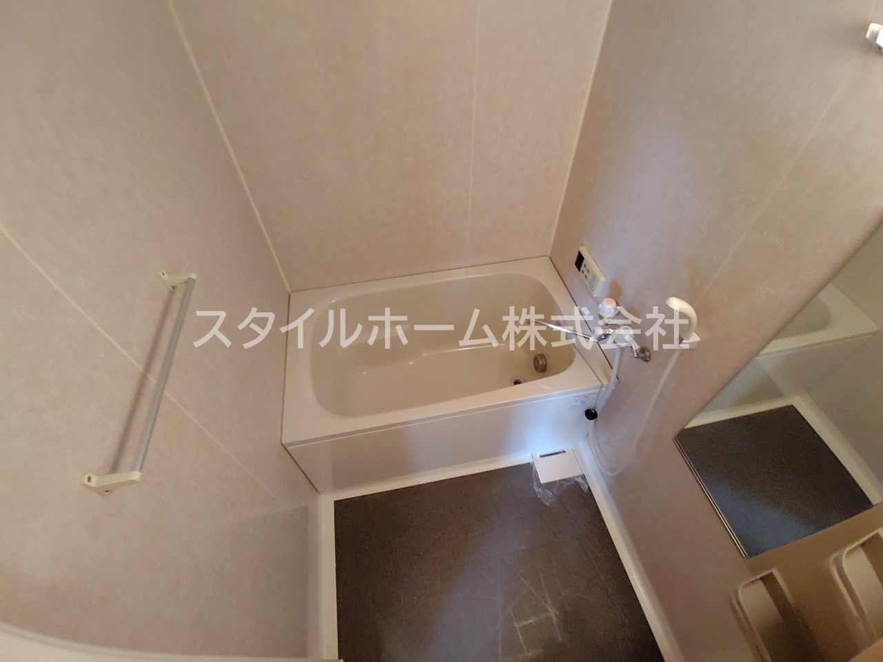 バス・シャワールーム　別部屋写真です。
