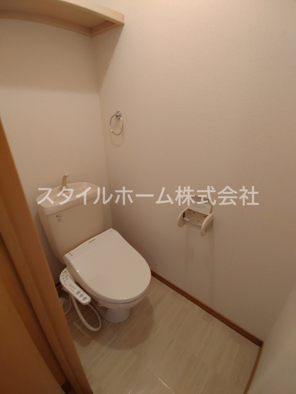 トイレ　別部屋写真です。