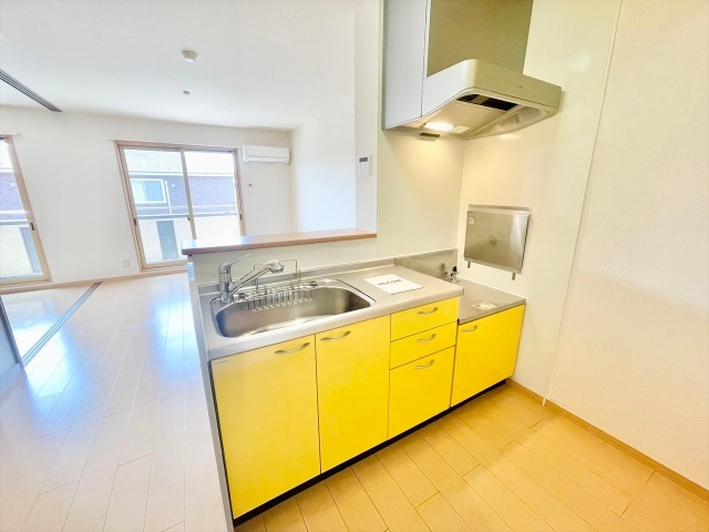 キッチン　同一建物内２０５号室内装写真転載