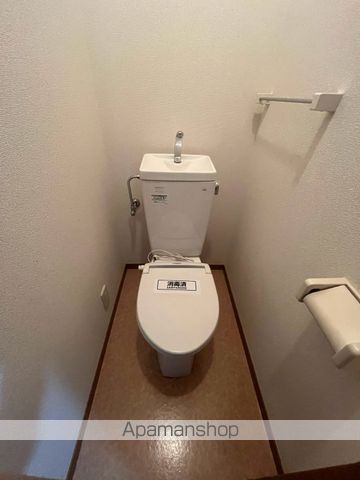 小田急小田原線 本厚木駅 徒歩20分 3階建 築18年のトイレ写真