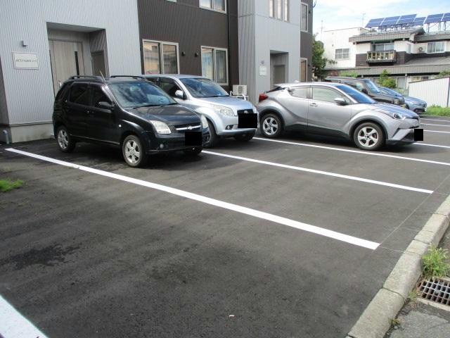 駐車場　駐車場