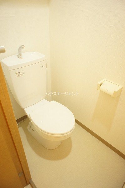 トイレ　トイレも広めです。※参考画像