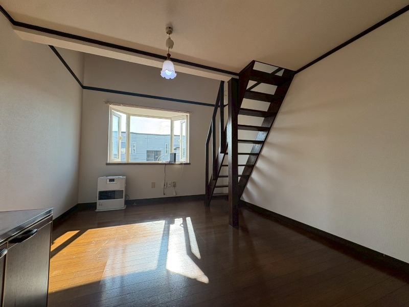 居室・リビング　広くてキレイなお部屋が広がっていて、充実した生活が送れそう。