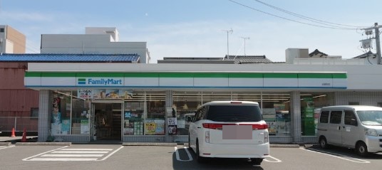 コンビニ　ファミリーマート 志賀町店（コンビニ）まで525m
