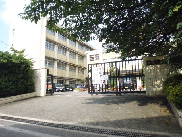 中学校　向日市立寺戸中学校（中学校）まで748m