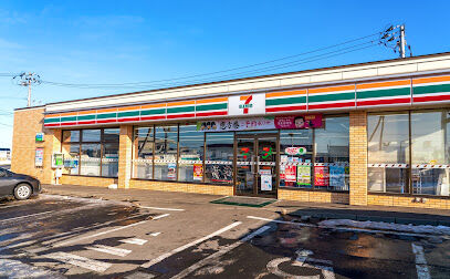 コンビニ　セブンイレブン札幌北郷4条店（コンビニ）まで203m