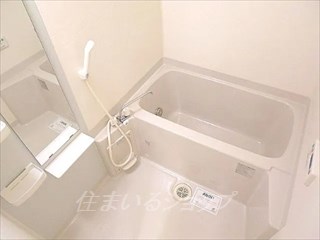 バス・シャワールーム　追い焚き・浴室暖房乾燥機あり