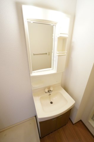 洗面設備　※反転タイプの写真です。