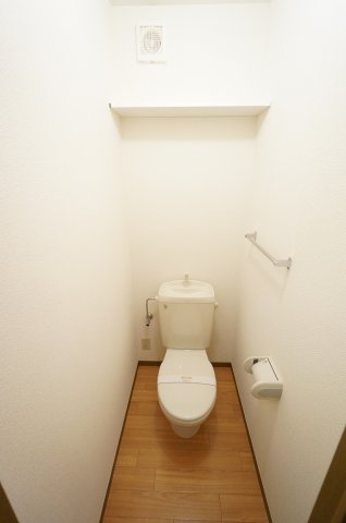 トイレ　※反転タイプの写真です。