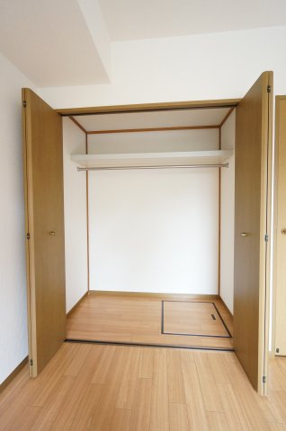 収納　※反転タイプの写真です。