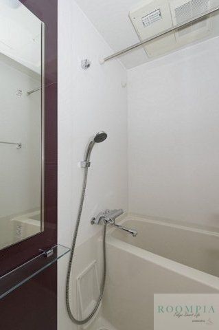 バス・シャワールーム　※同タイプの別のお部屋です。