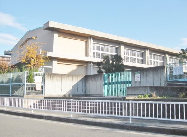 小学校　枚方市立田口山小学校（小学校）まで521m
