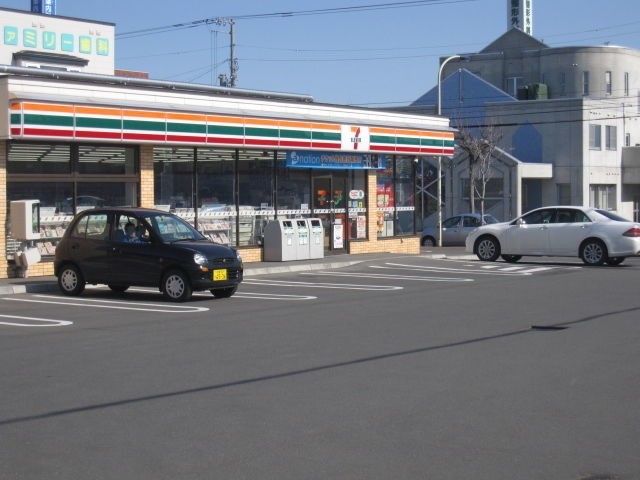 コンビニ　朝日町セブンイレブン（コンビニ）まで652m
