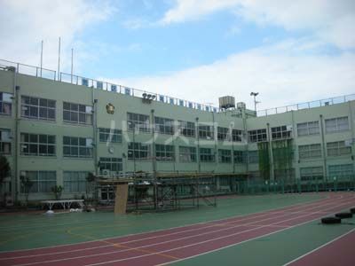小学校　荒川区立 尾久小学校（小学校）まで988m