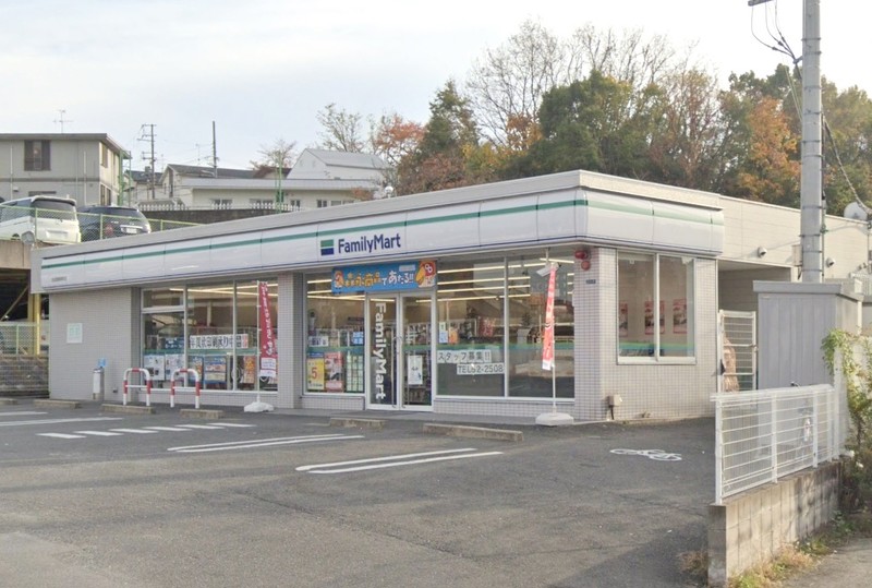 コンビニ　ファミリーマート奈良鶴舞東町店（コンビニ）まで1247m