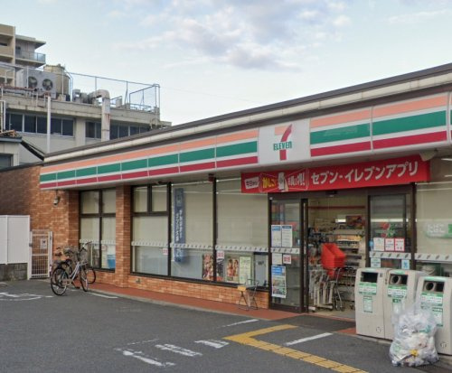 コンビニ　セブン-イレブン 豊中千成町店（コンビニ）まで438m