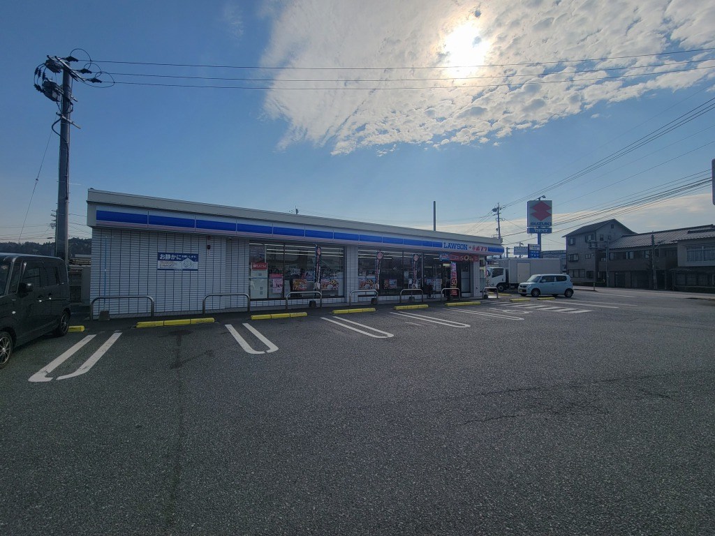 コンビニ　ローソン 日田若宮店（コンビニ）まで378m