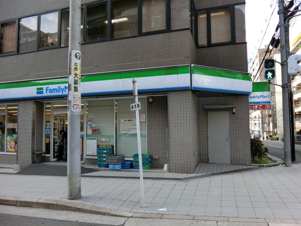 コンビニ　ファミリーマート内久宝寺町三丁目店（コンビニ）まで241m