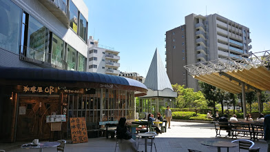 スーパー　グルメシティ新神戸店（スーパー）まで370m