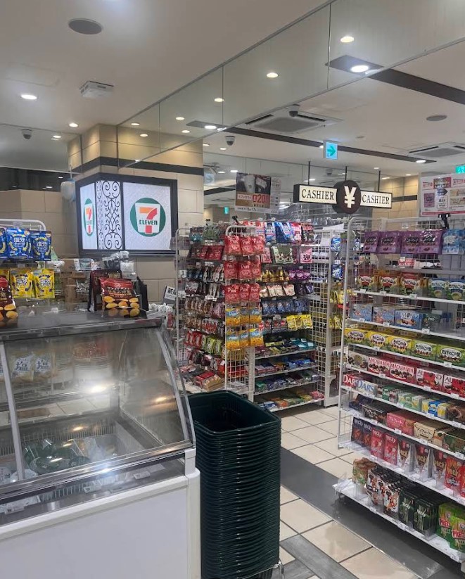 コンビニ　セブンイレブンアントレマルシェ新神戸店（コンビニ）まで266m