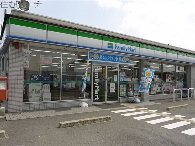 コンビニ　ファミリーマート四日市泊山崎店（コンビニ）まで1659m