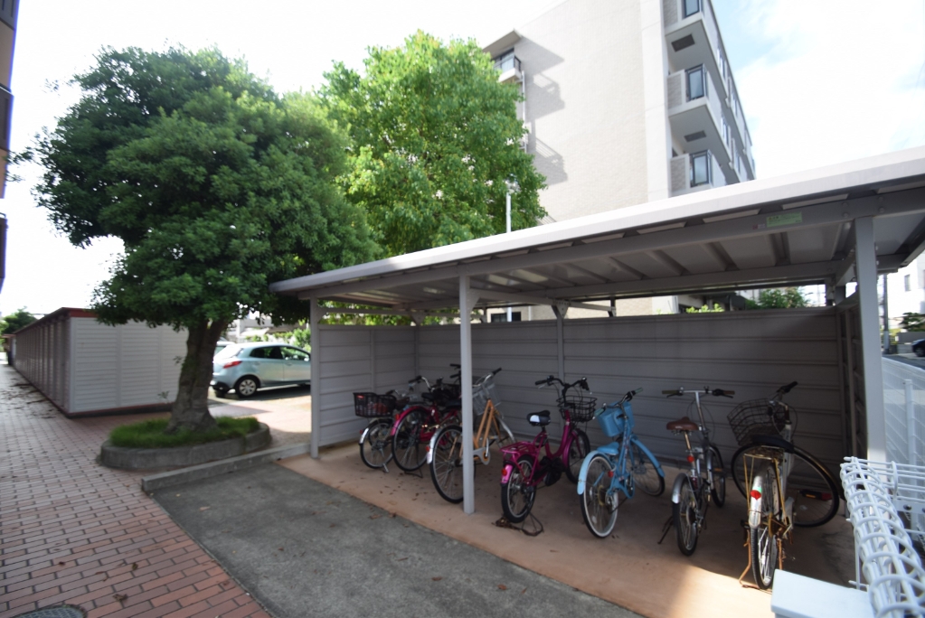 駐車場　駐輪場