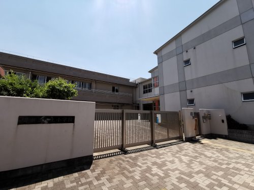 小学校　堺市立八上小学校（小学校）まで403m