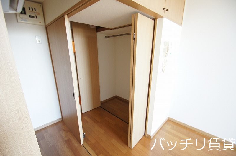 収納　同型タイプの為現状優先