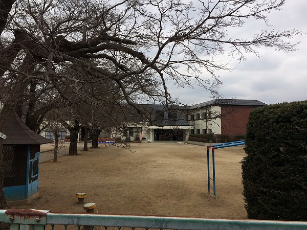 小学校　岩間第一小（小学校）まで800m