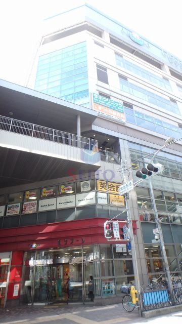 ショッピングセンター　ファッションセンターしまむら蛍池駅前店（ショッピングセンター）まで305m