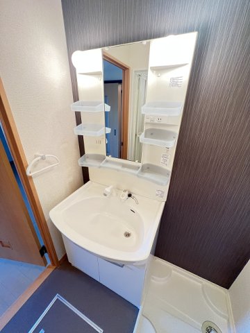 洗面設備　コンパクトで使いやすい洗面所