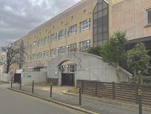 小学校　名古屋市立柳小学校（小学校）まで676m