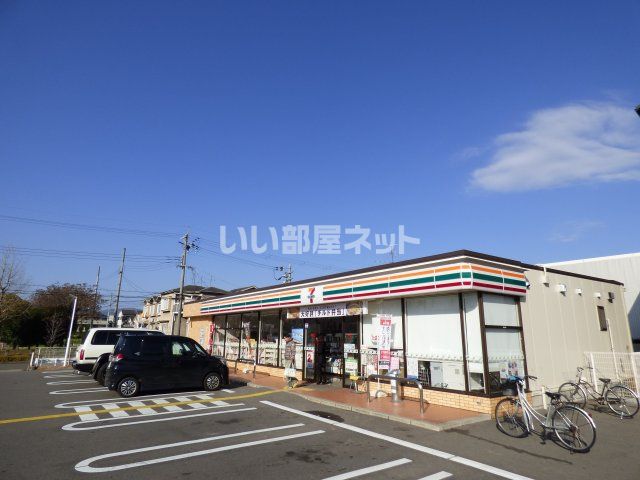 コンビニ　セブンイレブン 下鳥羽東柳長町店（コンビニ）まで496m