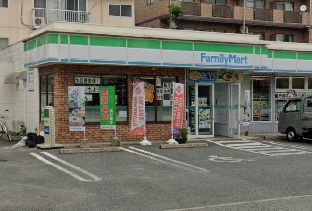 コンビニ　ファミリーマート 熊本黒髪6丁目店（コンビニ）まで971m