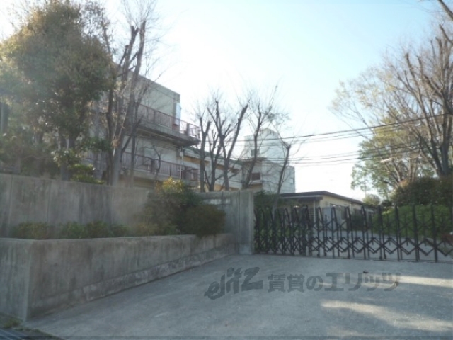 小学校　長岡第八小学校（小学校）まで450m