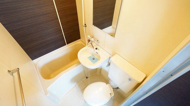 バス・シャワールーム　別部屋の写真です。