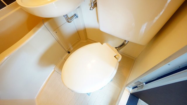 トイレ　別部屋の写真です。