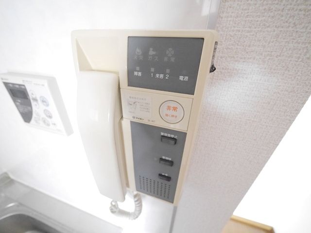 セキュリティ　同物件別部屋写真