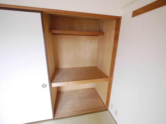 収納　同物件別部屋写真