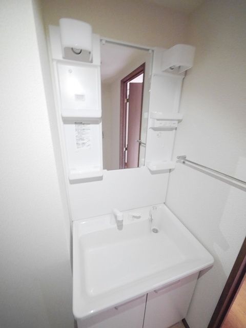 洗面設備　同物件別部屋写真