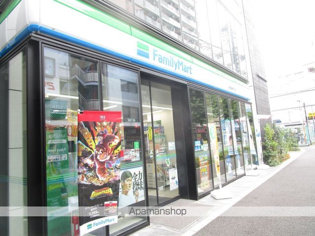 コンビニ　ファミリーマート中野鍋屋横丁店（コンビニ）まで257m