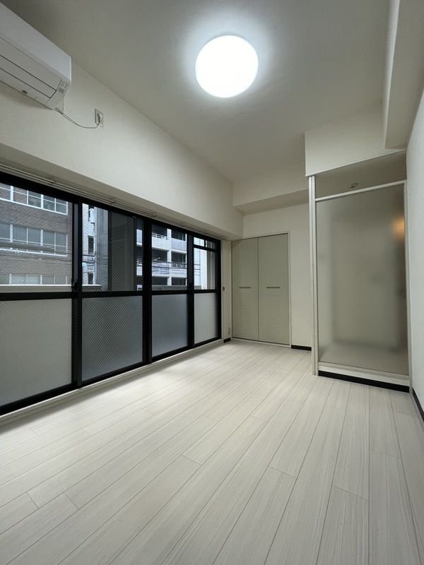 地下鉄御堂筋線 なんば駅 徒歩7分 10階建 築32年の居間写真