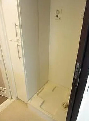 玄関　写真は同タイプ住居です