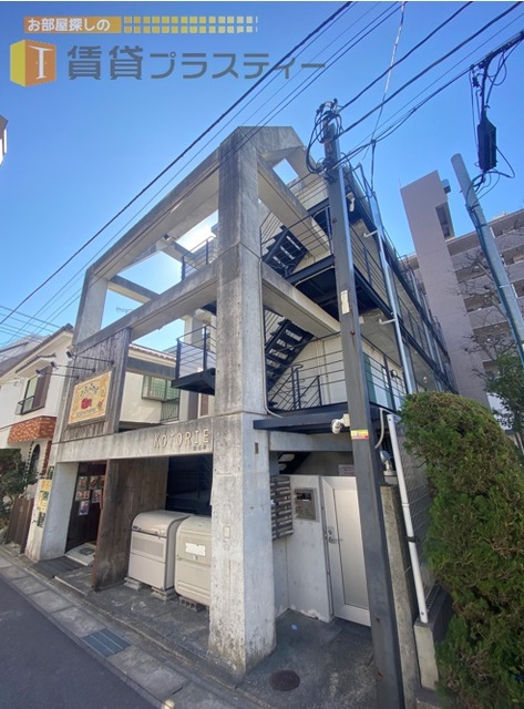 建物外観　打ちっぱなしとフレーム仕上げのおしゃマンション。
