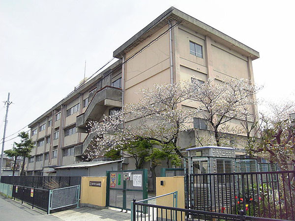 小学校　八尾市立永畑小学校（小学校）まで703m