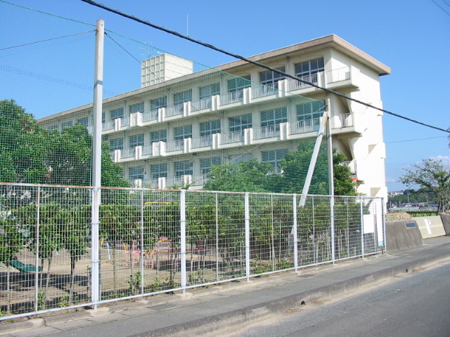 小学校　浜松市立内野小学校（小学校）まで1417m