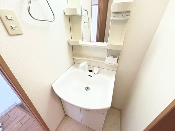 洗面設備　※別号室のお写真となります※現況優先