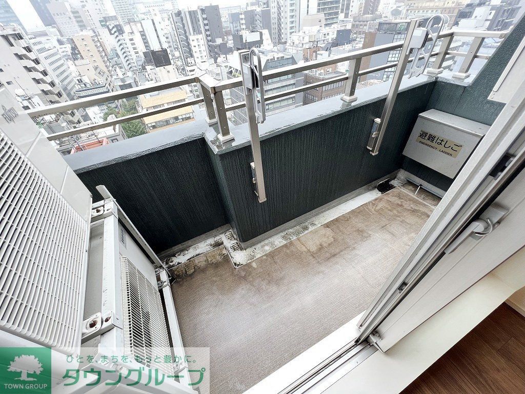 バルコニー　お問合せは(株)タウンハウジング東京へ