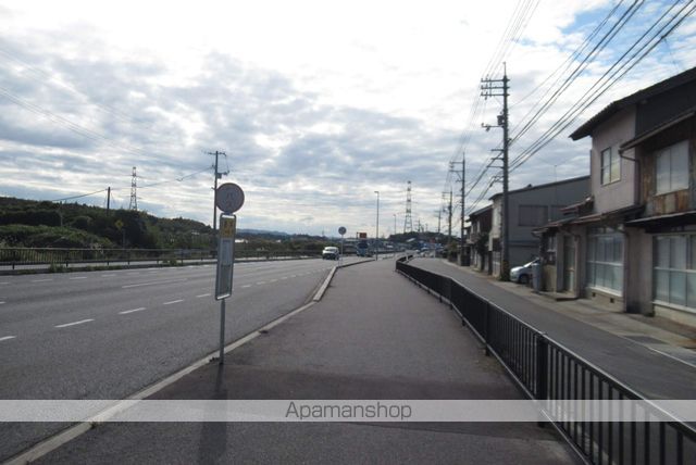 その他　前面道路（その他）まで10m